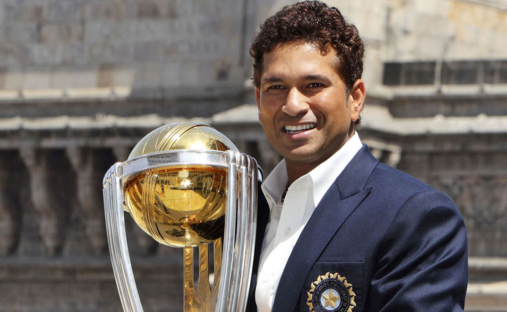 Sachin Tendulkar holds World Cup