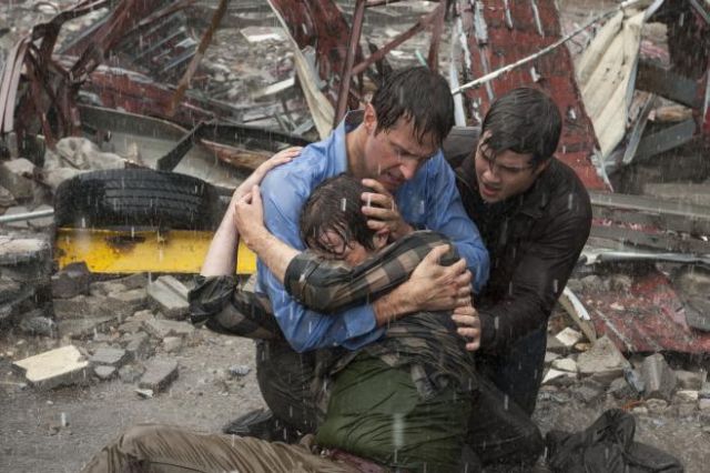 Richard Armitage (centre) in INTO THE STORM