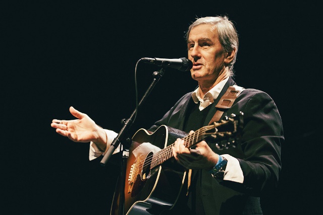 Airwaves 2013 Robert Forster