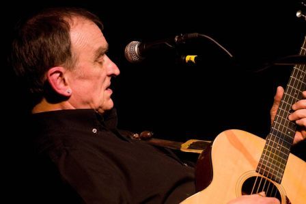 Martin_Carthy_guitar