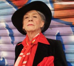 john-hurt-as-quentin-crisp