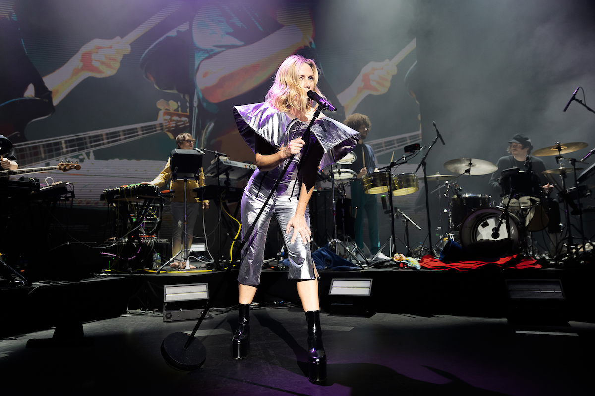 Róisín Murphy on stage