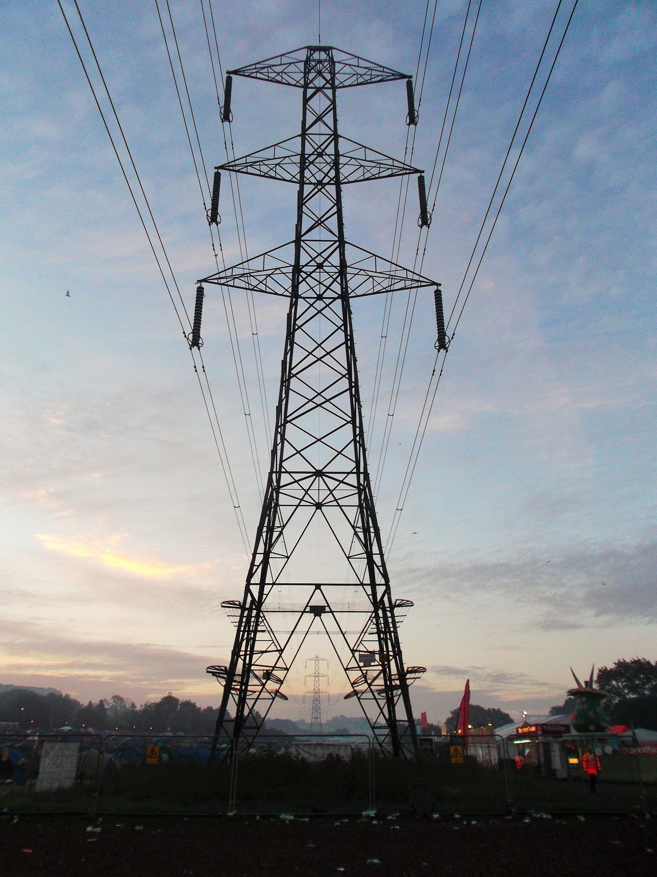 glasto pylon