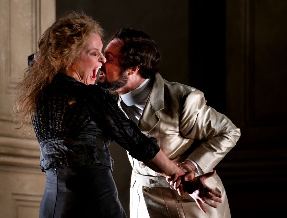 Patricia Bardon and Christophe Dumaux in Glyndebourne Giulio Cesare