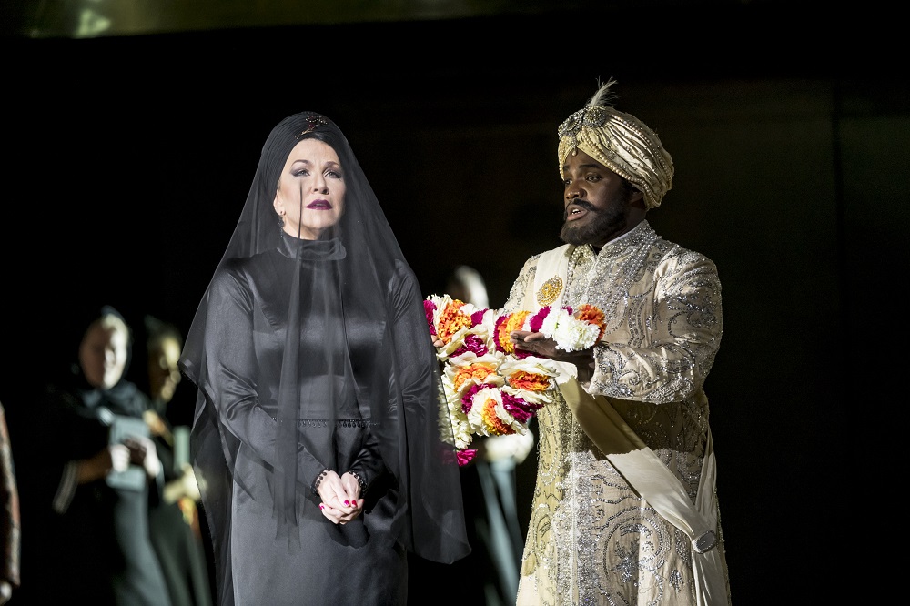 Lawrence Brownless as Idreno in Semiramide