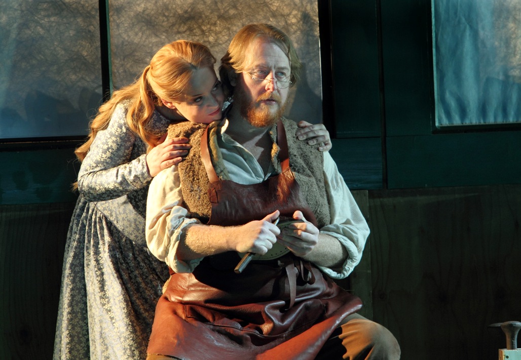 Rachel Nicholls as Eva and Iain Paterson as Hans Sachs in ENO Mastersingers