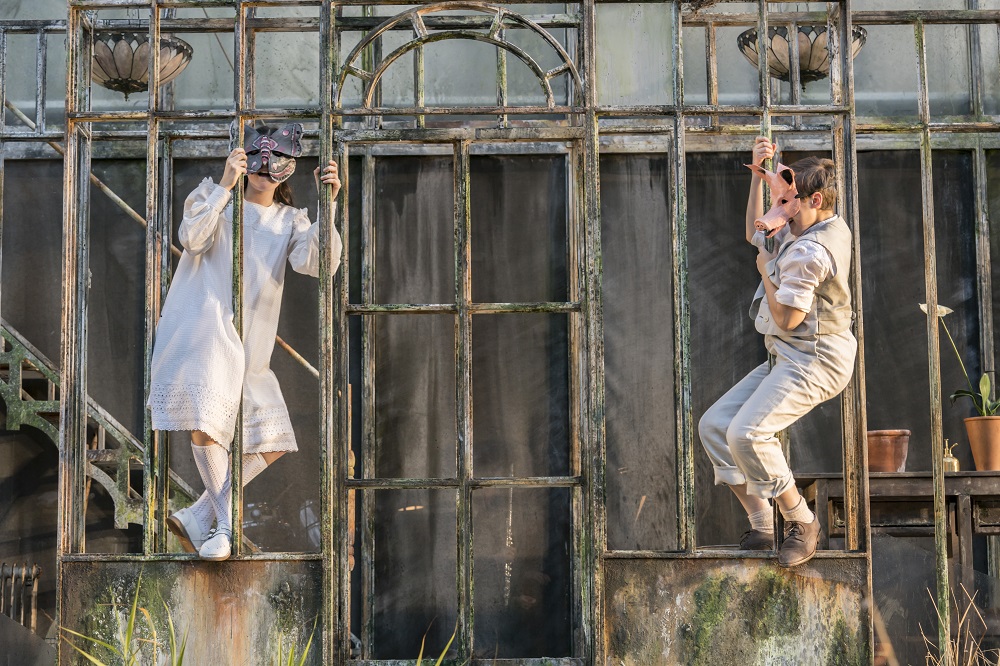 Scene from The Turn of the Screw in Regent's Park