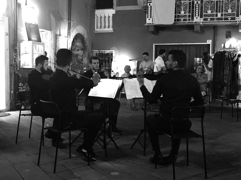 Polyphony Quartet in Piazza Mottino