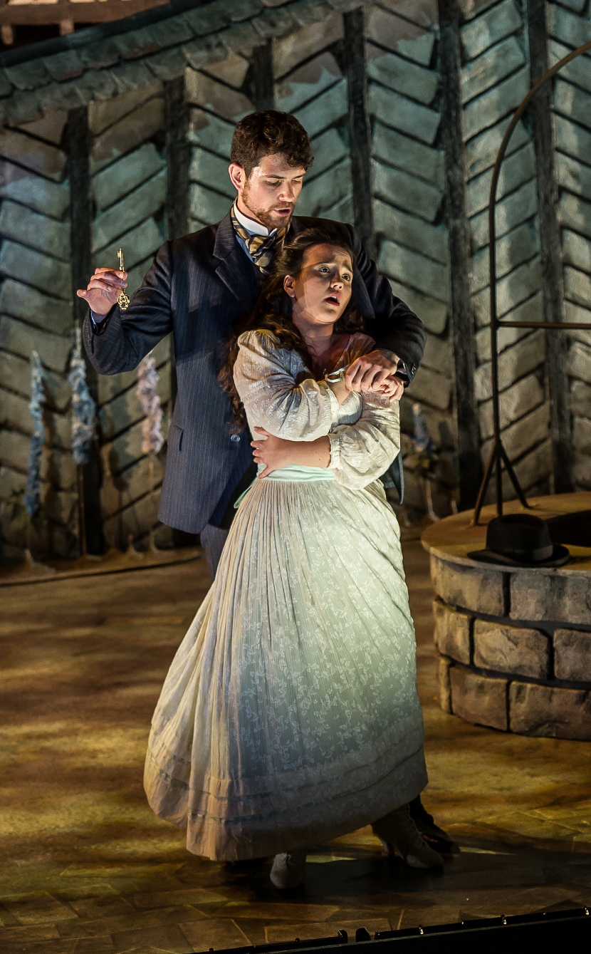 Martin Hassler and Laura Ruhi-Vidal in The Cunning Peasant