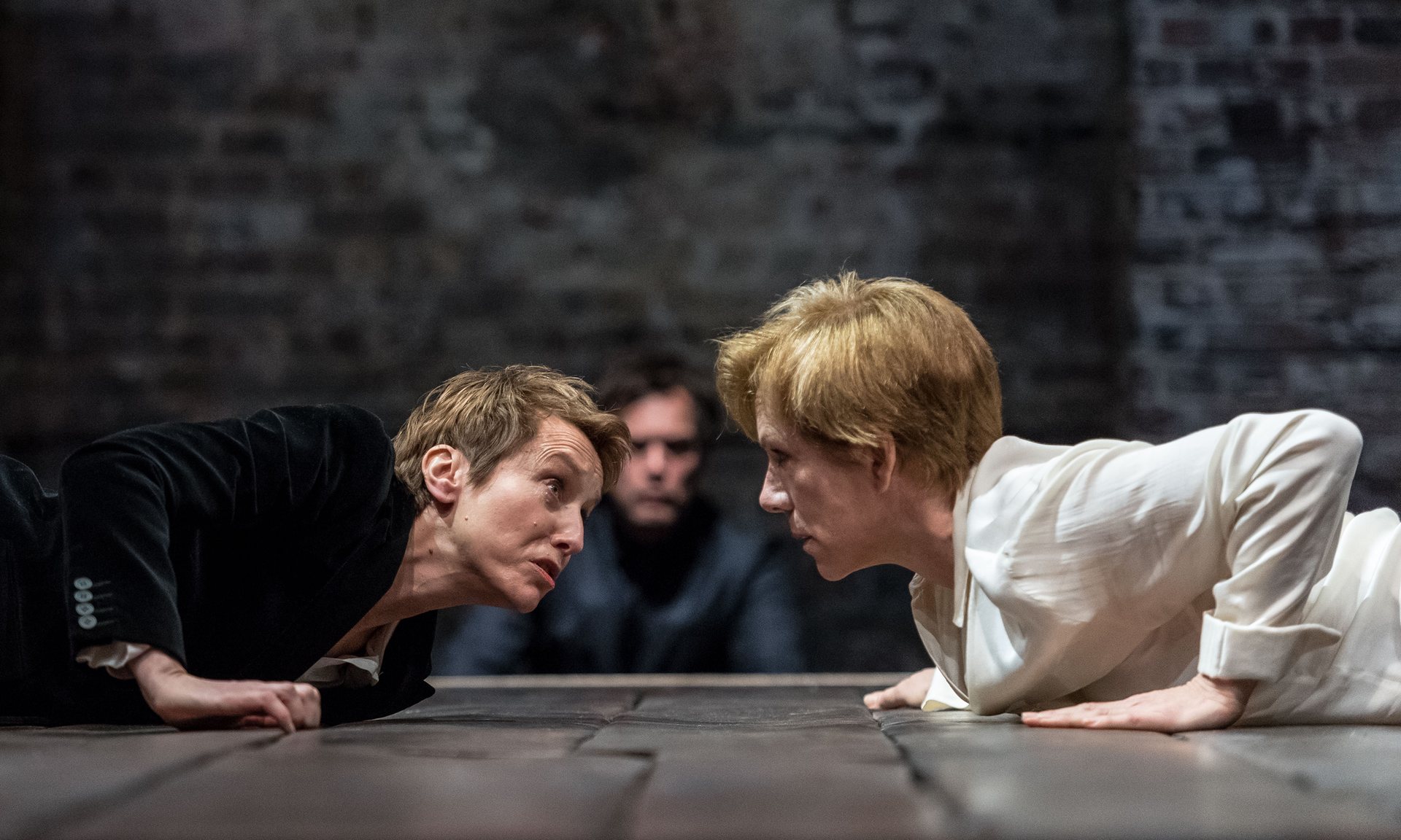 Lia Williams and Juliet Stevenson in Almeida  Mary Stuart