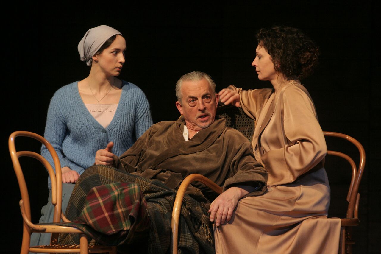 Ekaterina Tarasova, Igor Ivanov and Ksenia Rappoport in 'Uncle Vanya'