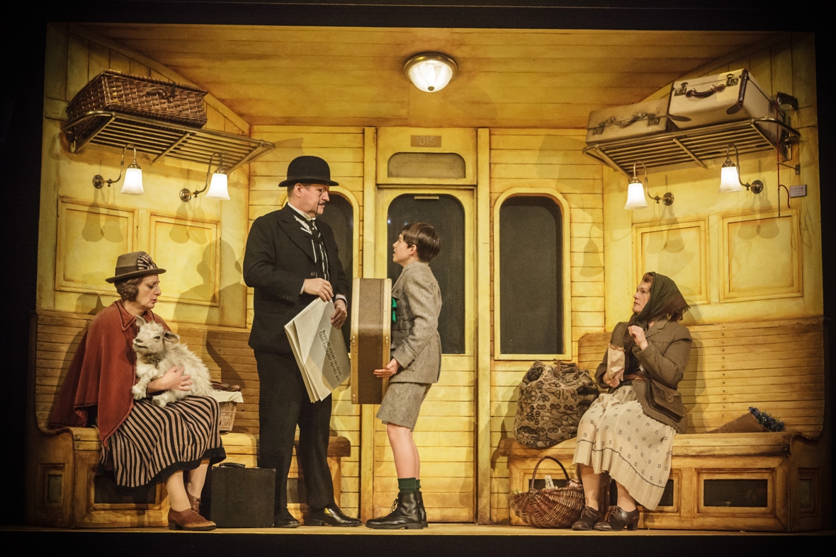 Scene from Emil and the Detectives at the National Theatre