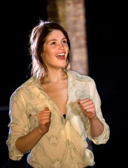 Gemma_Arterton2_Hilde_Wangel_in_The_Master_Builder_Almeida_Theatre_photo_credit_Simon_Annand