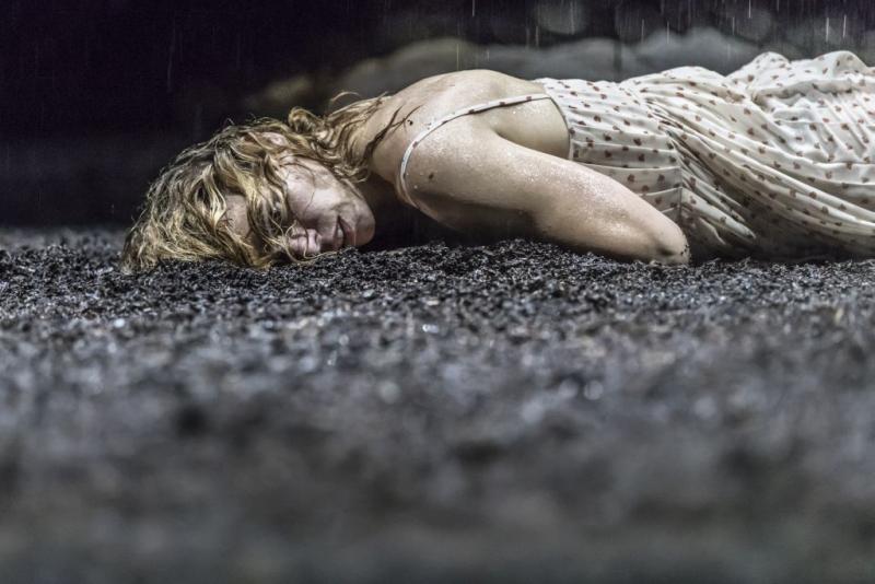 Billie Piper in Yerma