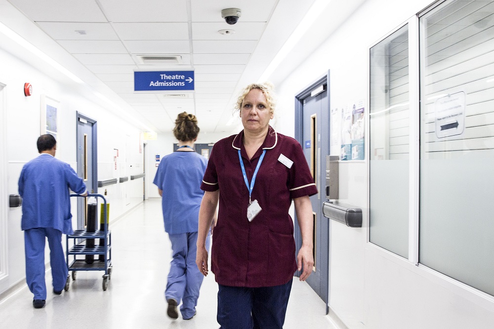 Leslie Powls, Hospital