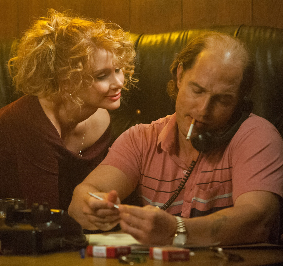 Bryce Dallas Howard and Matthew McConaughey in Gold