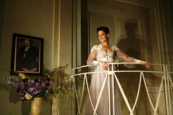 BlitheSpirit, Ruthie Henshall as Elvira. Photocredit Manuel Harlan