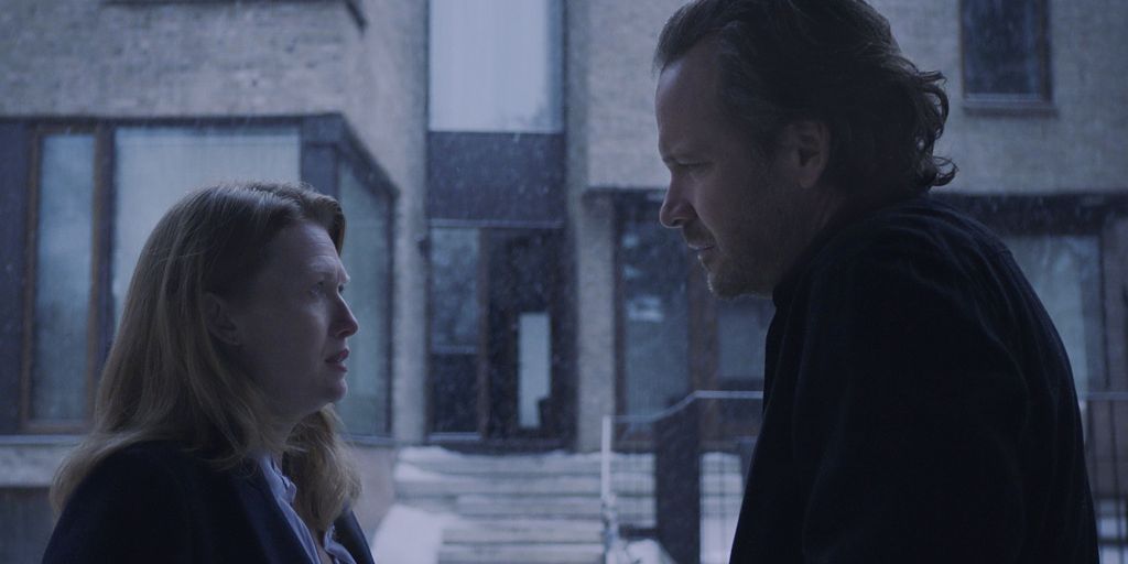 Mireille Enos and Peter Sarsgaard in 'The Lie'