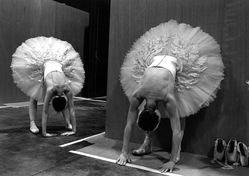 1999: English National Ballet corps warm up in Hong Kong before 'Swan Lake'