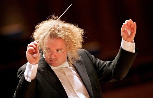 Stéphane Denève, travelling south to fire up the Philharmonia