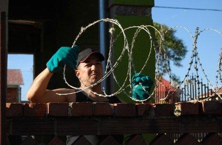 White trash fear and social intolerance in mid-1990s South Africa