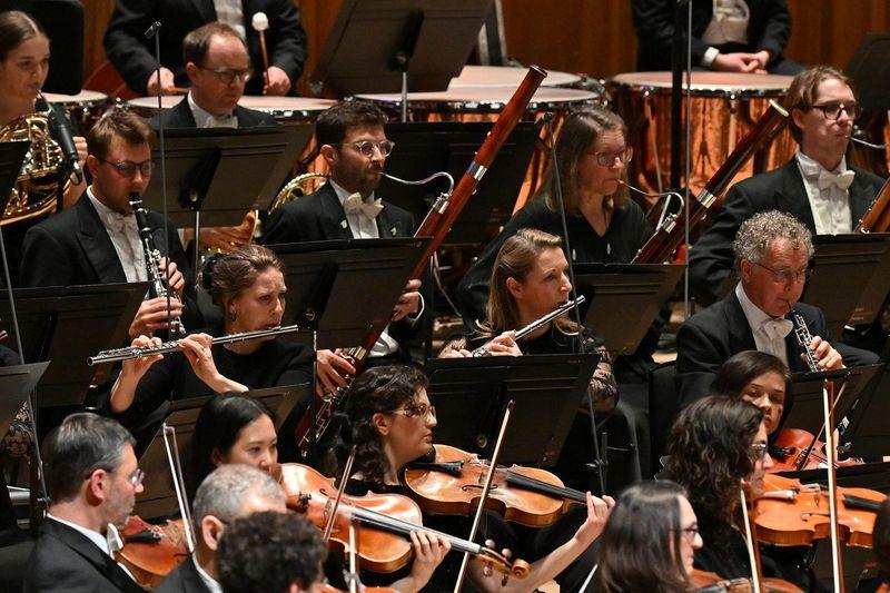Juliette Bausor and woodwind colleagues in Mahler 8