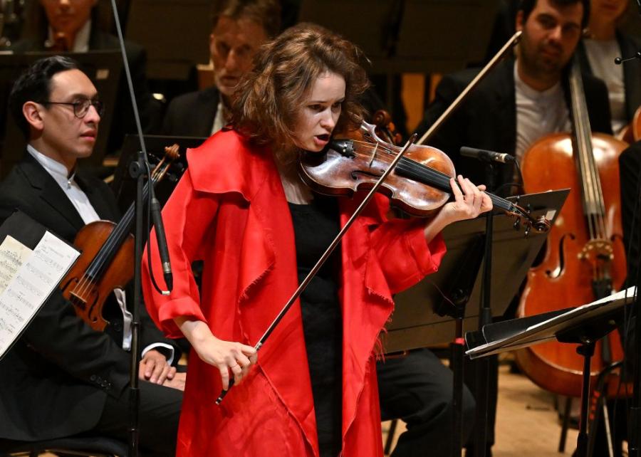 Patricia Kopatchinskaja in her LSO concert encore