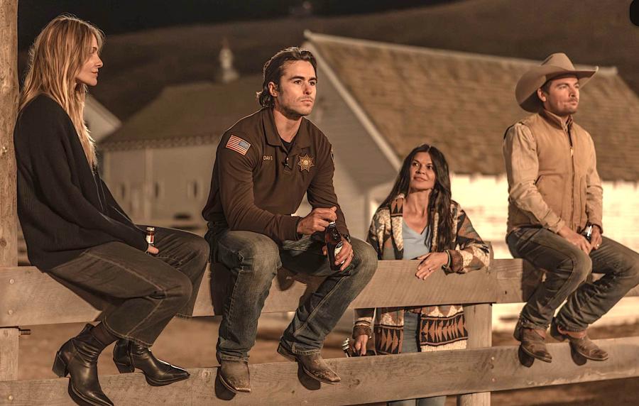 Abi (Beau Garett) and Van (Ben Schnetzer)