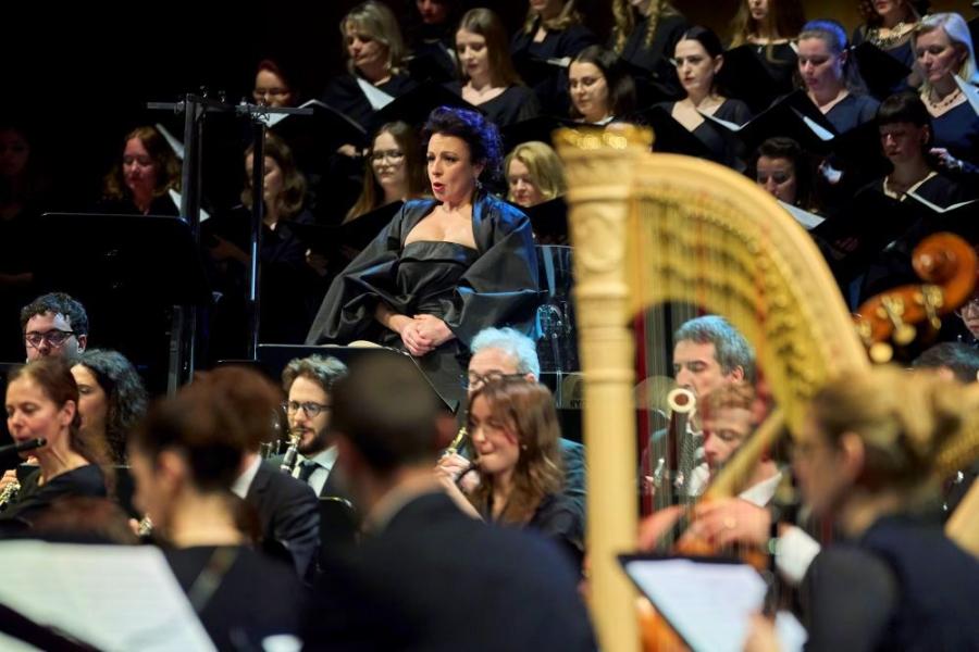 Irene Lungu in Baden-Baden performance of Britten's 'War Requiem'